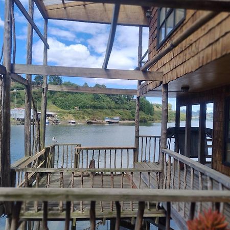 Hostal Palafito Waiwen Castro Exterior foto